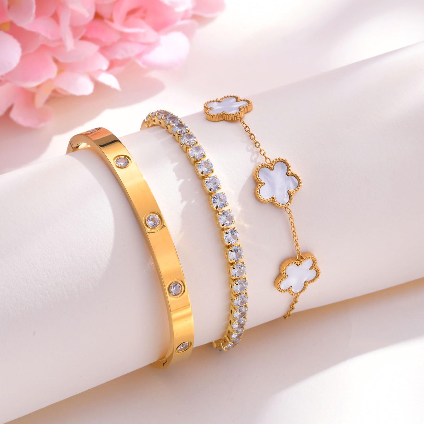 Women’s 3-Piece Gold Bracelet Set – Stackable 18K Plated Floral Bangles, Non-Tarnish Jewelry Gift